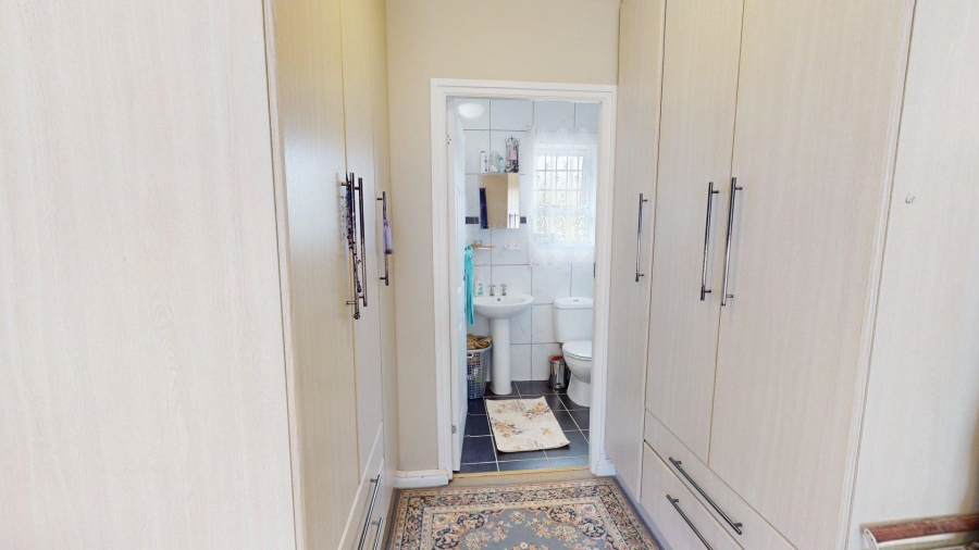 2 Bedroom Property for Sale in Kabega Park Eastern Cape